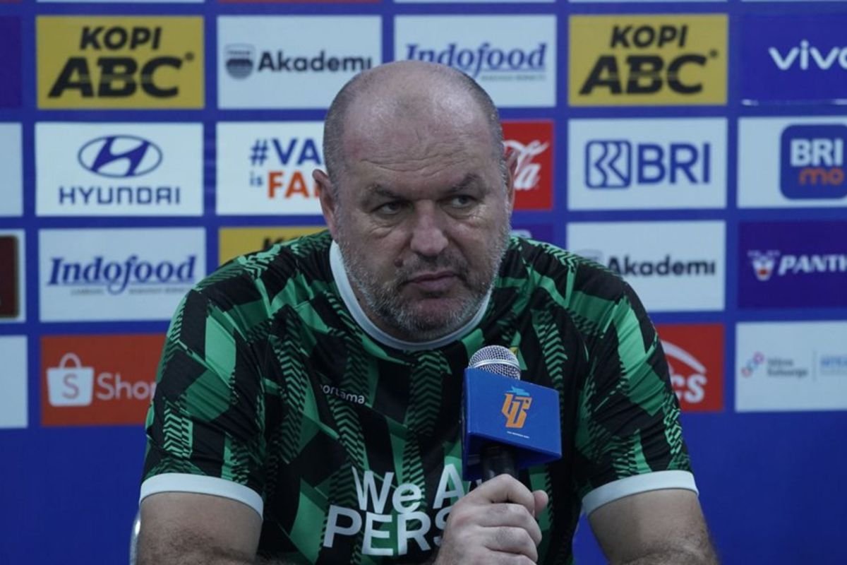 Bojan Hodak: Persib Bandung Akan Hadapi Tantangan Berat di Melawan PSS Sleman